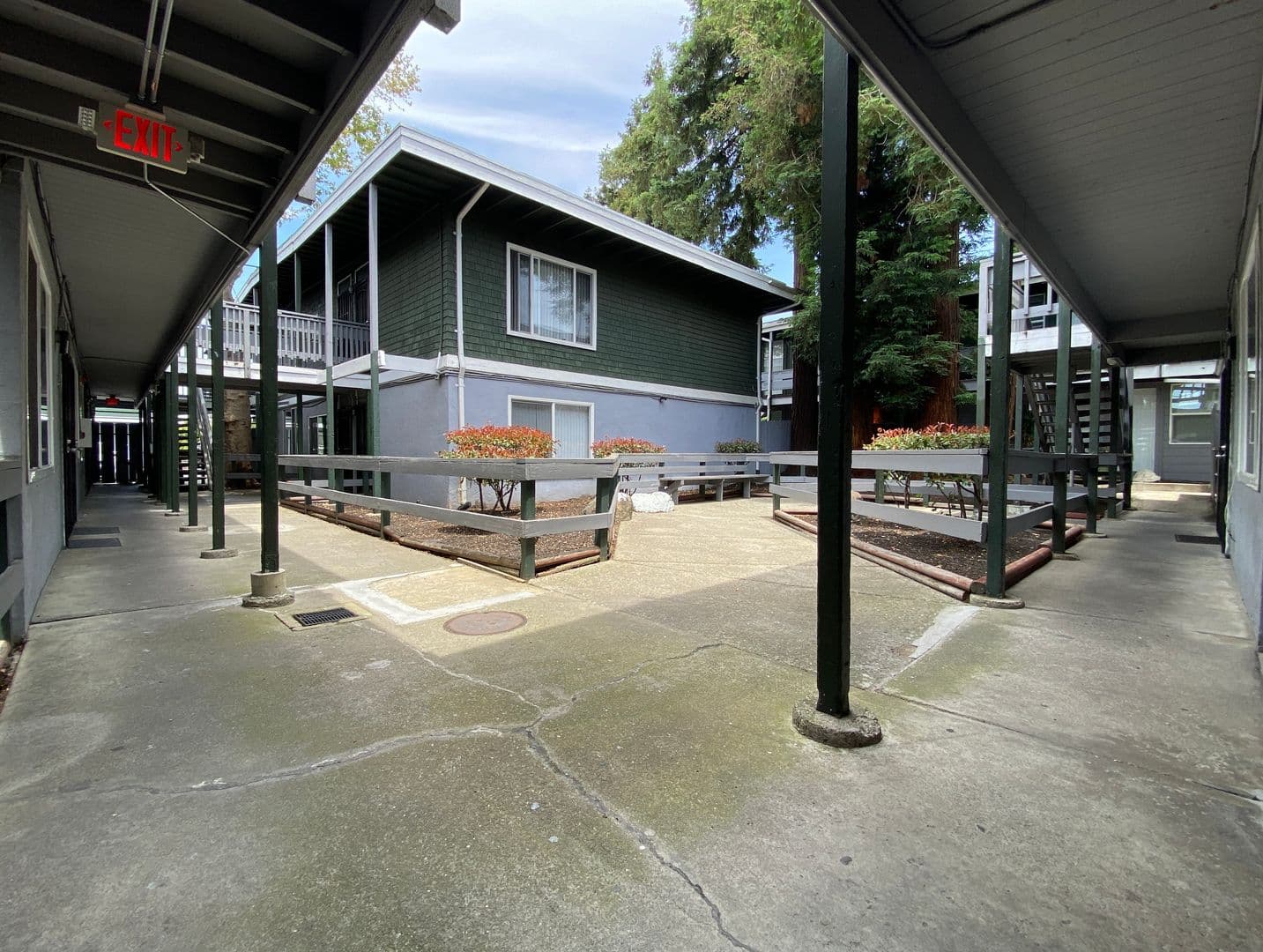 Oakland Apartment: 2518 35th Avenue
