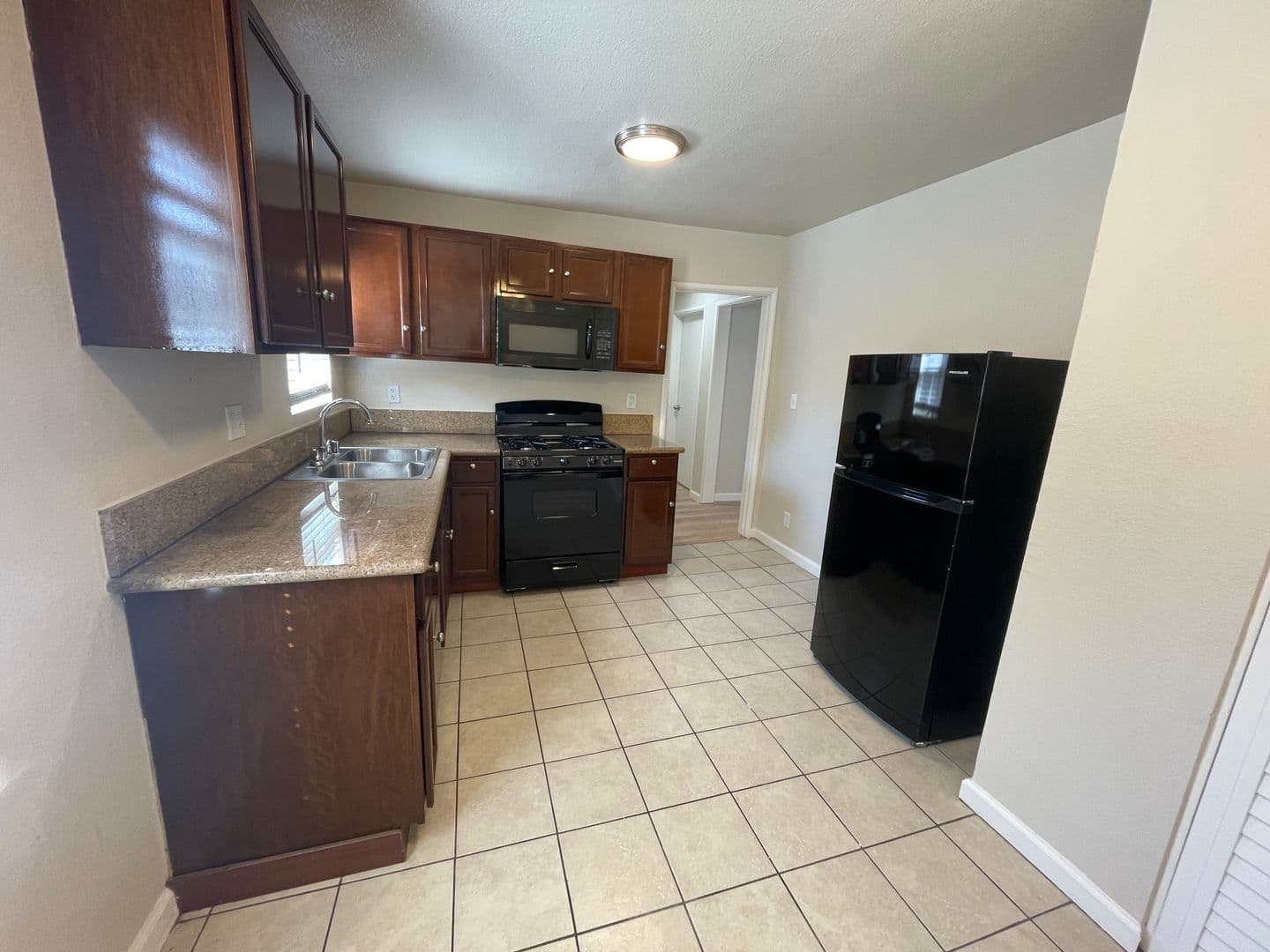 Oakland Apartment: 1256 99th Ave