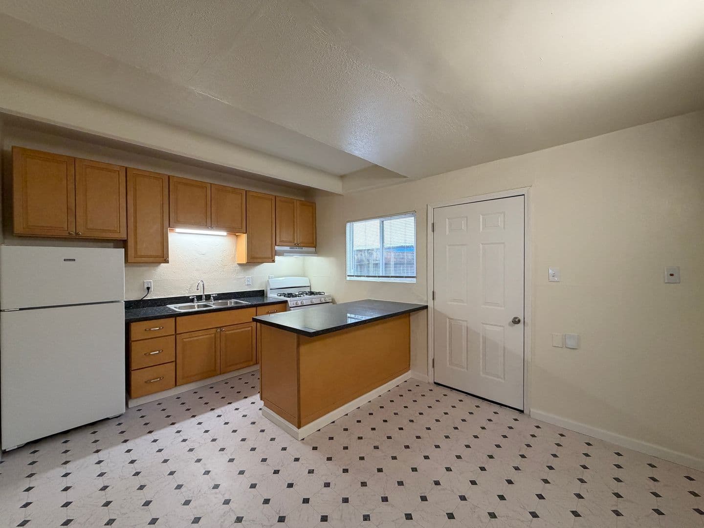Hayward Apartment: 22189-22211 S Garden Ave