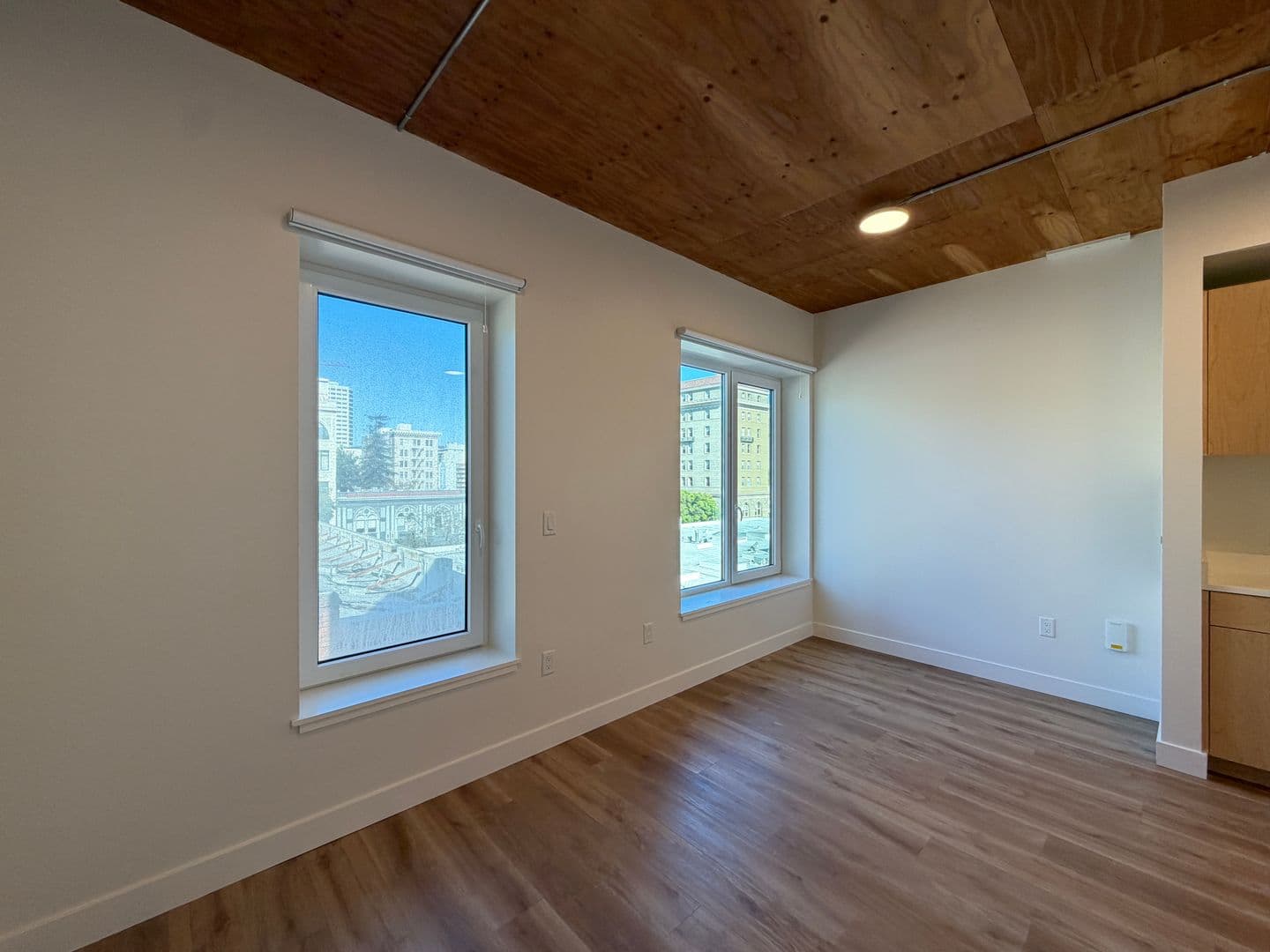Oakland Apartment: 316 12th St