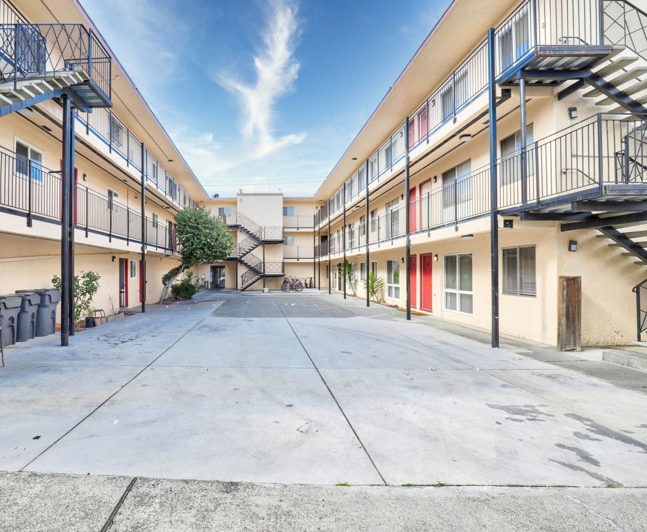 Oakland Apartment: 650 East 17th Street