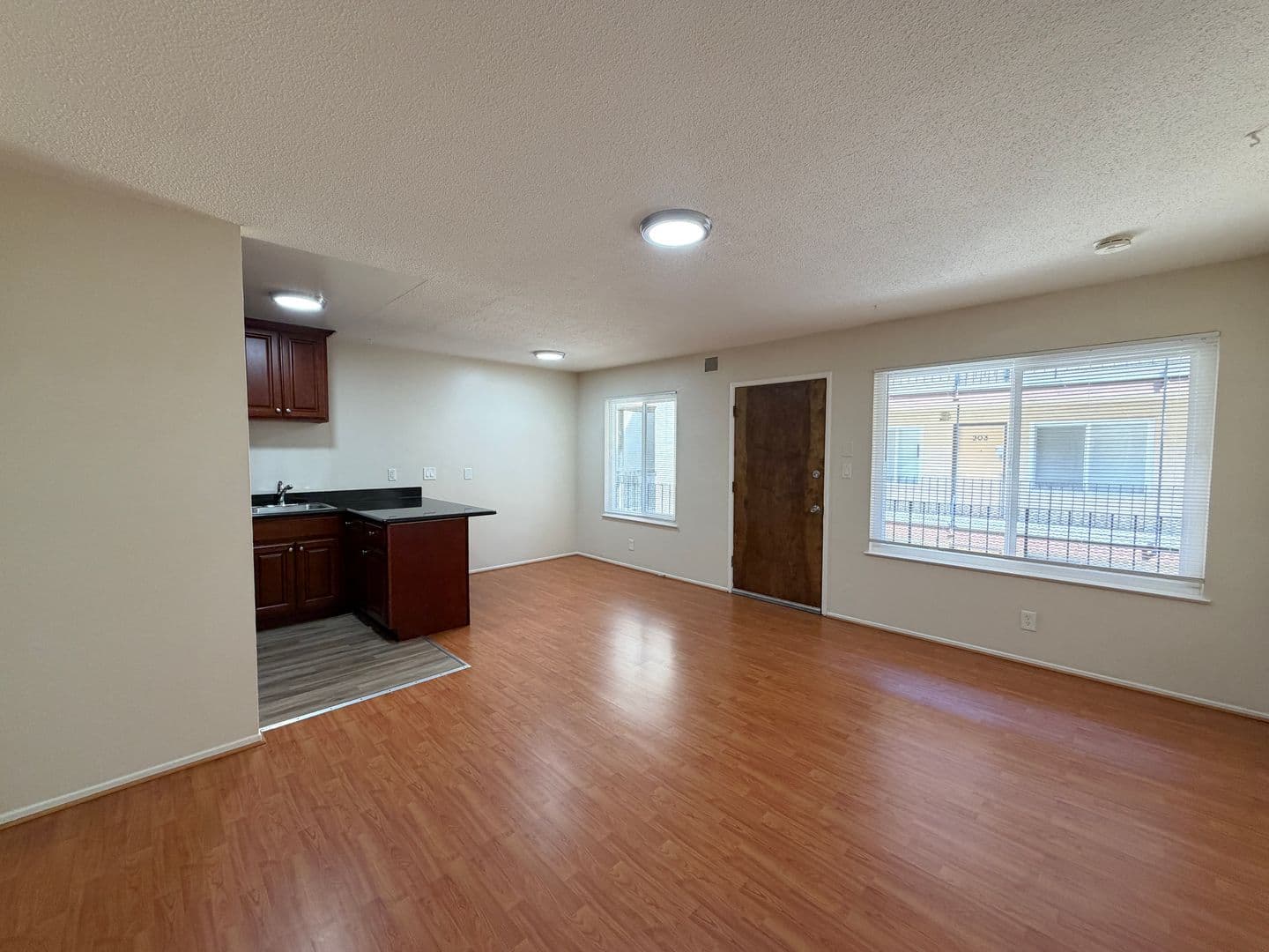 Oakland Apartment: 1924 9th Avenue
