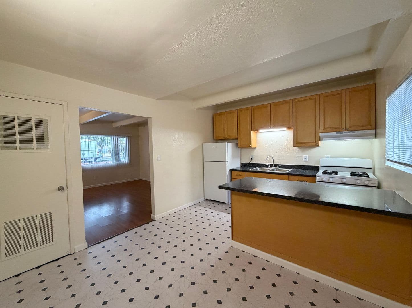 Hayward Apartment: 22189-22211 S Garden Ave