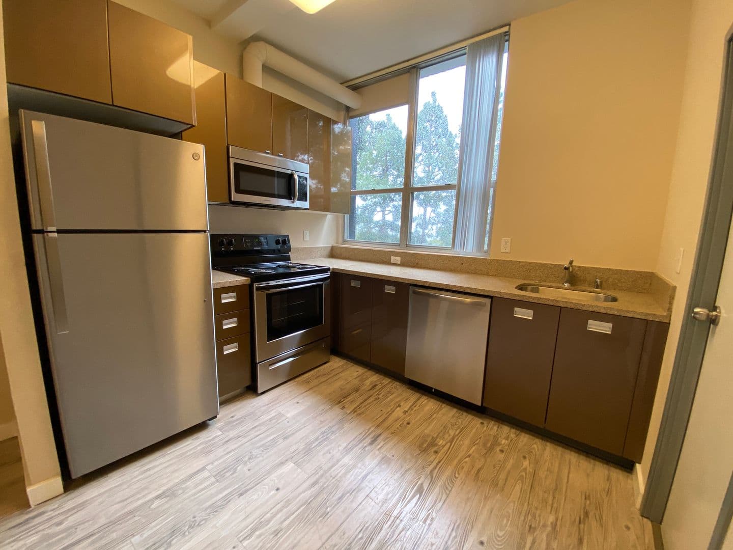 Hayward Apartment: 25400 Carlos Bee Blvd