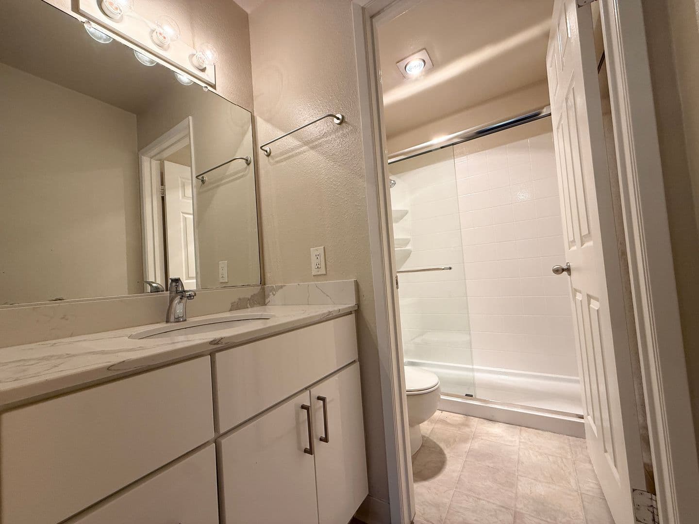 Castro Valley Apartment: 22120 Center St