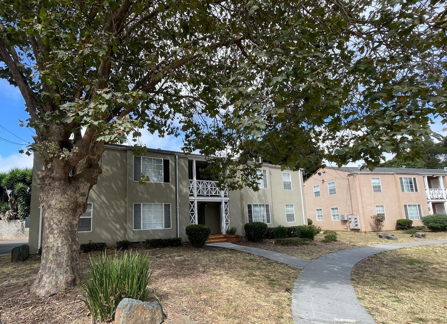 Oakland Apartment: 1256 99th Ave