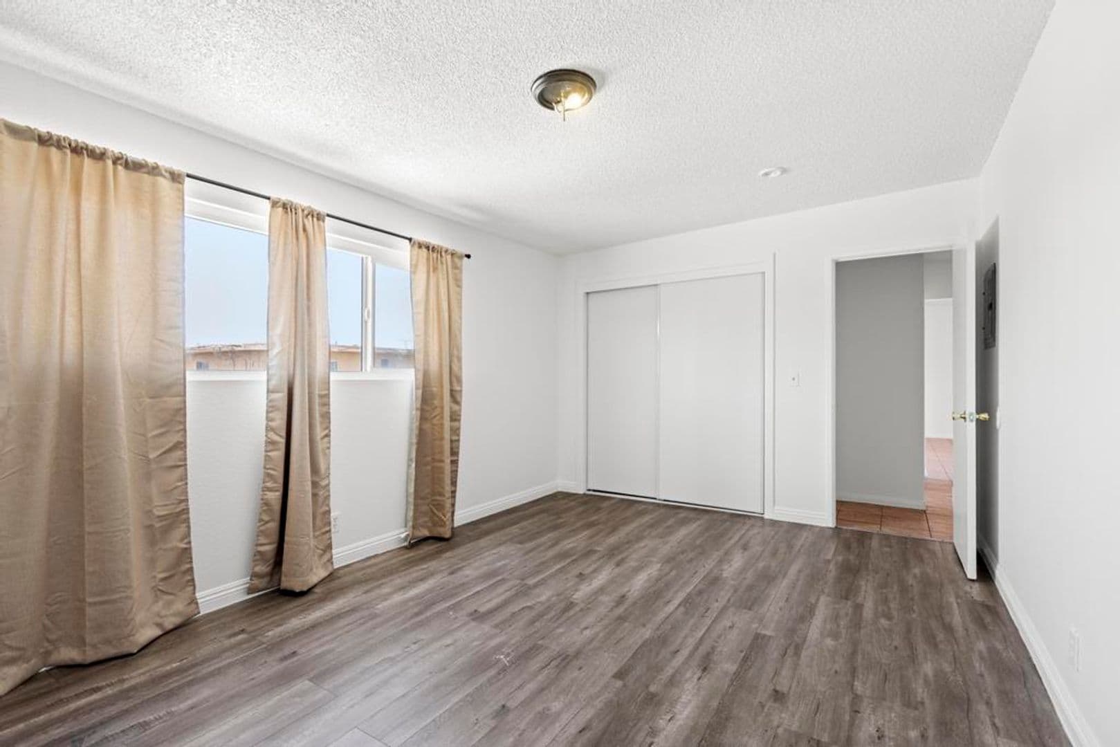 Norwalk Apartment: 11645 Mapledale St