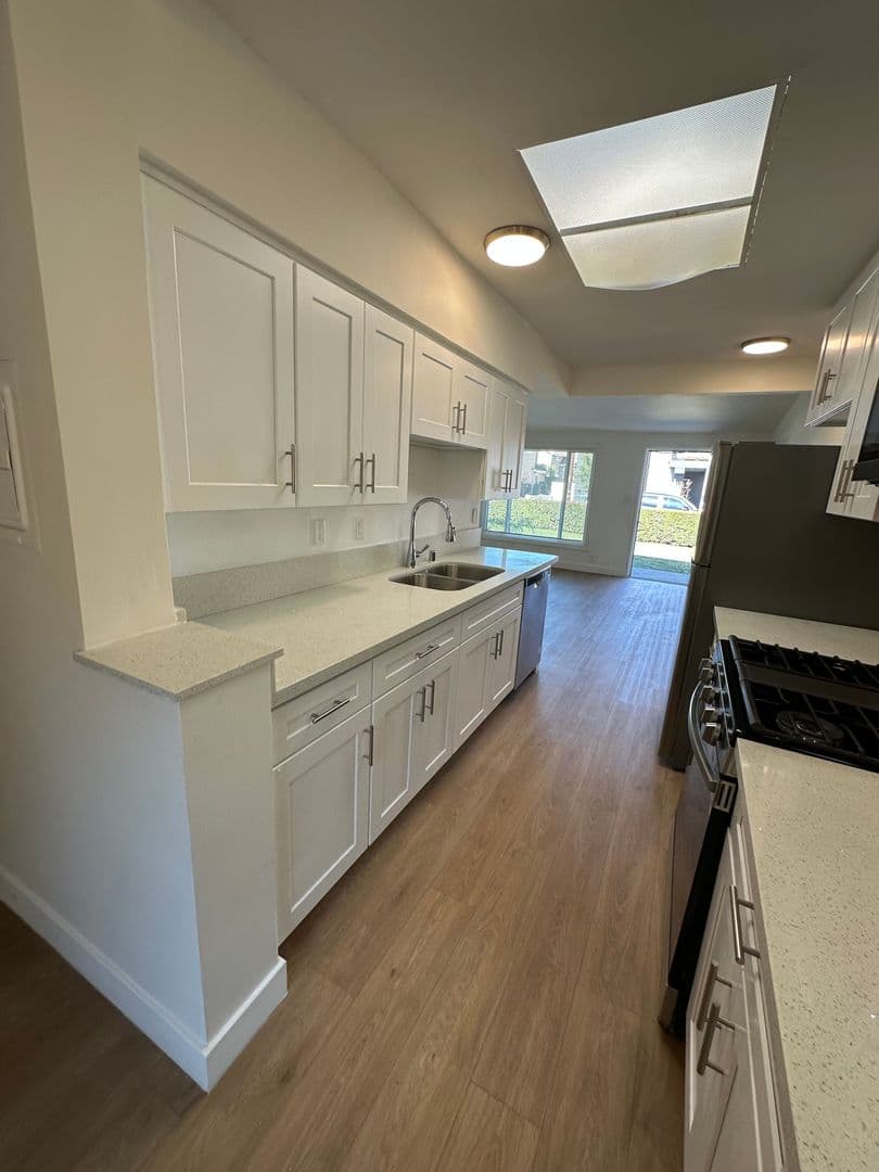 Redondo Beach Apartment: 2226 Voorhees Ave.