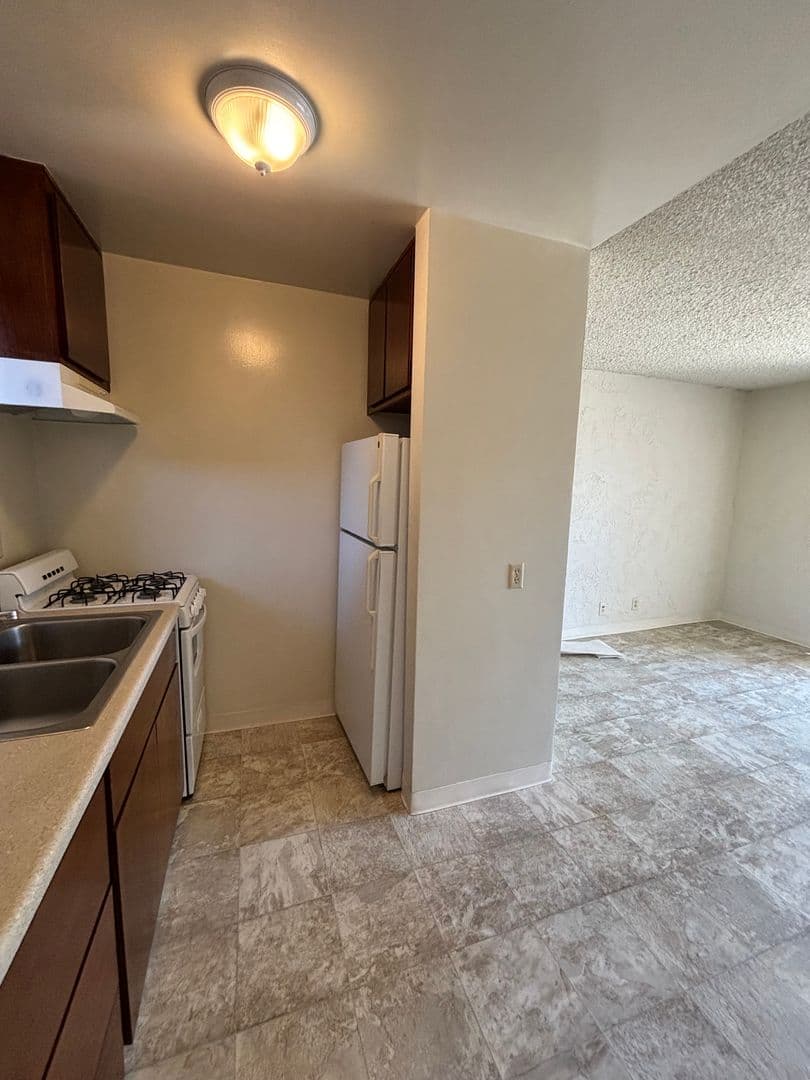 Torrance Apartment: 21910 S Western Ave