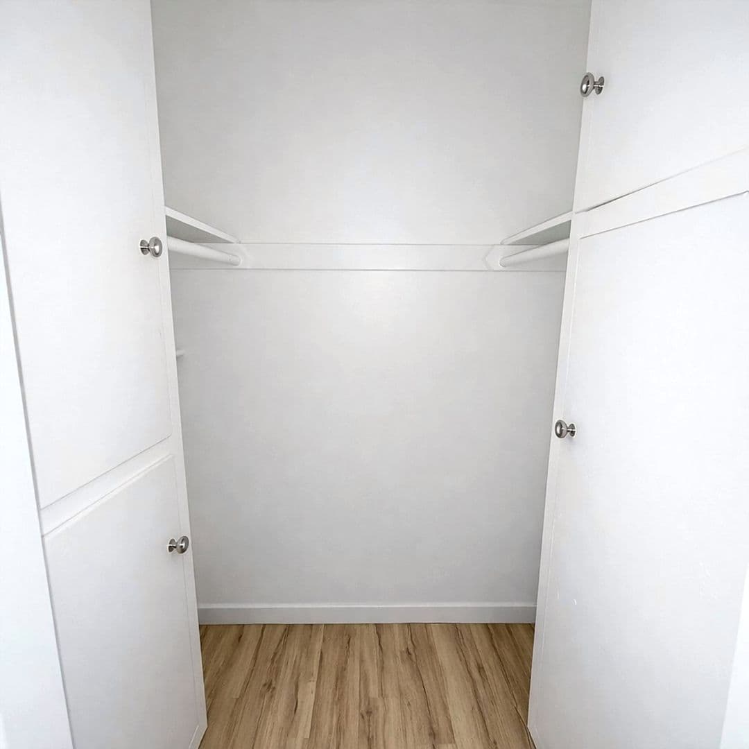 Long Beach Apartment: 360 Lime Avenue