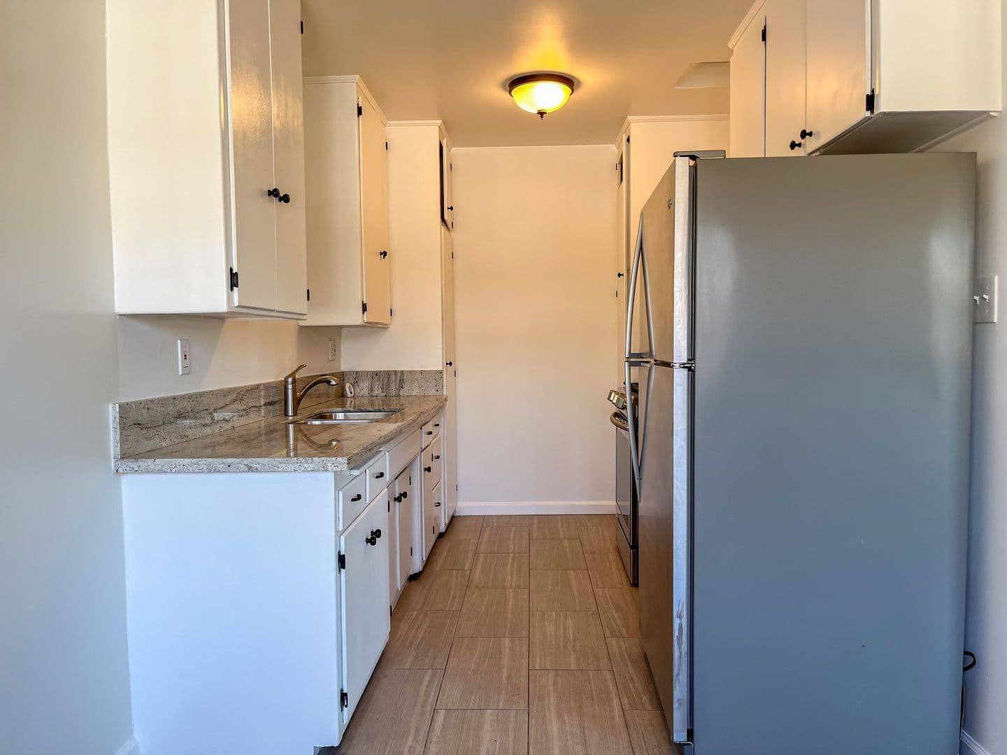 Los Angeles Apartment: 3910 Coco Ave