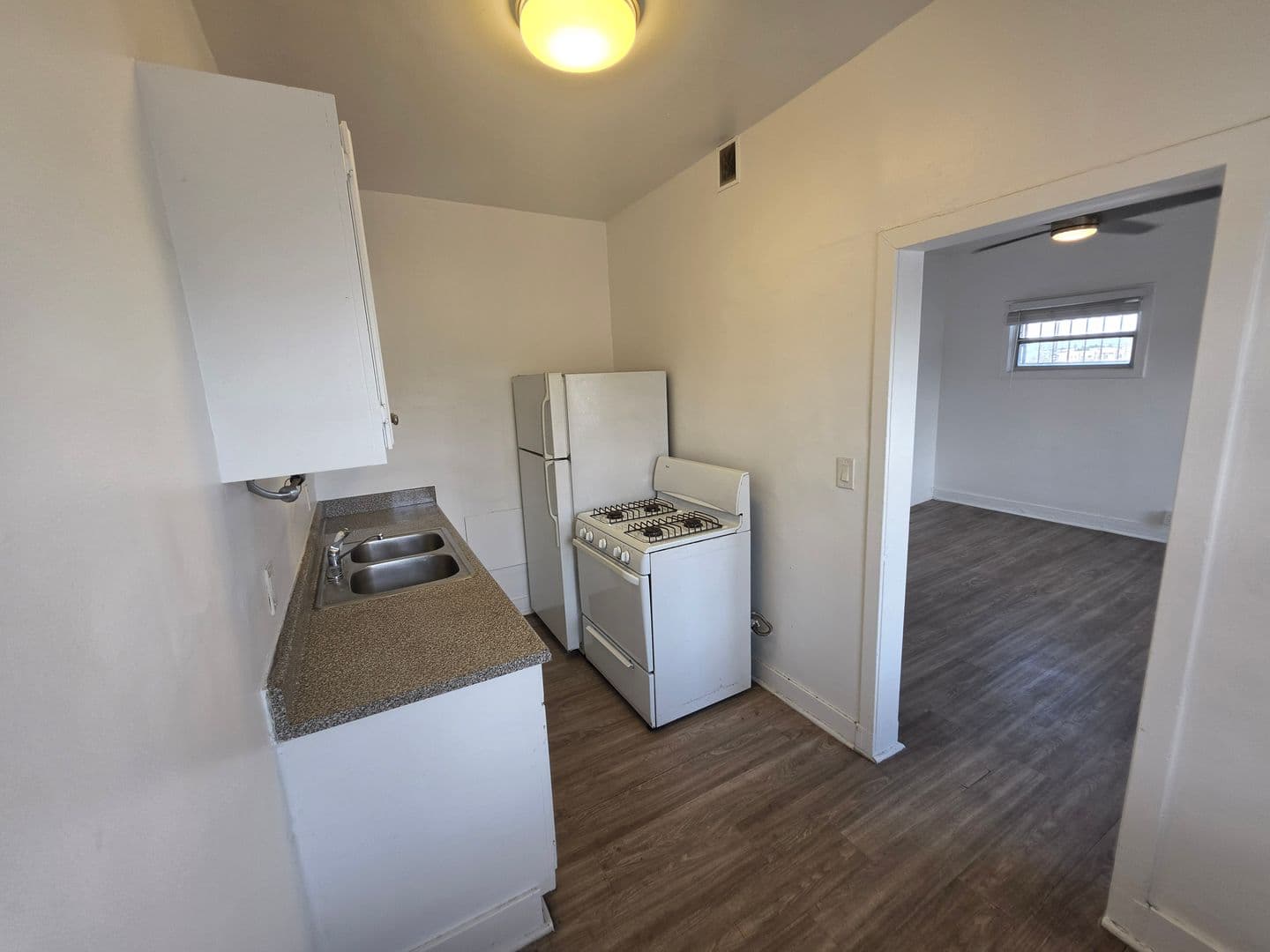 Los Angeles Apartment: 301-307 Rampart Blvd