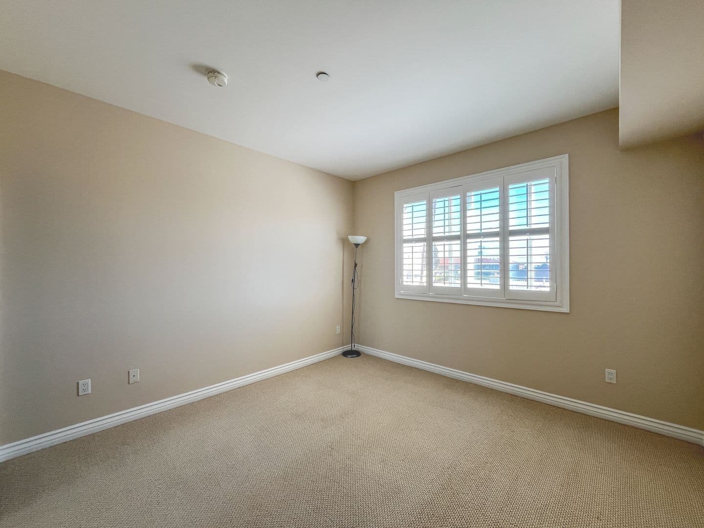 Los Angeles House: 1241 S Westgate Ave