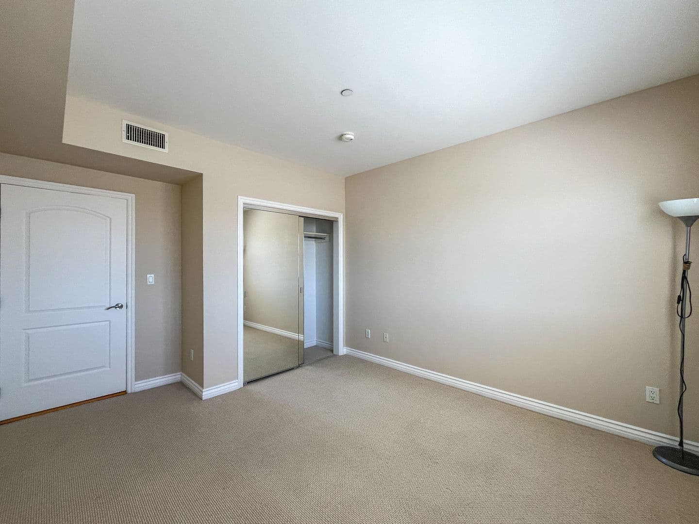 Los Angeles House: 1241 S Westgate Ave