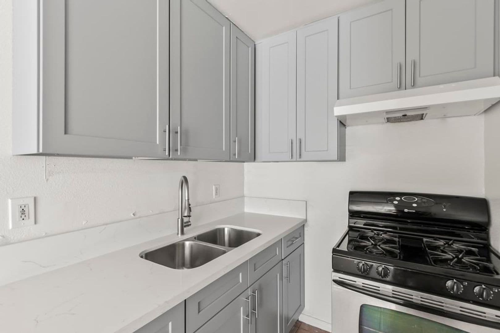 Norwalk Apartment: 11645 Mapledale St