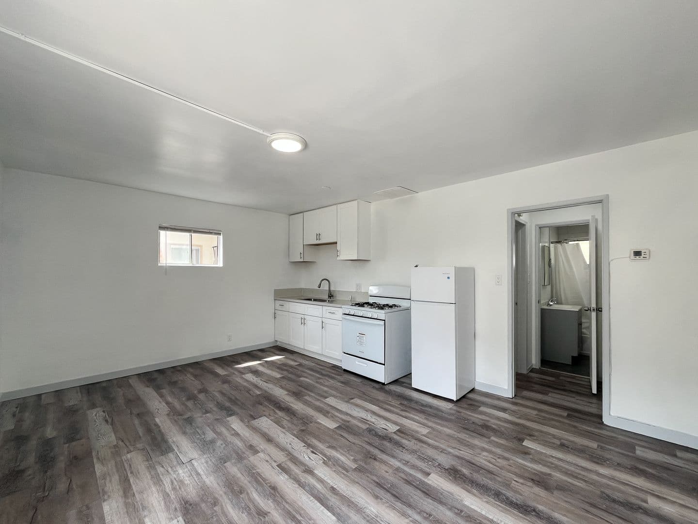 Hawthorne Apartment: 12312 Manor Drive