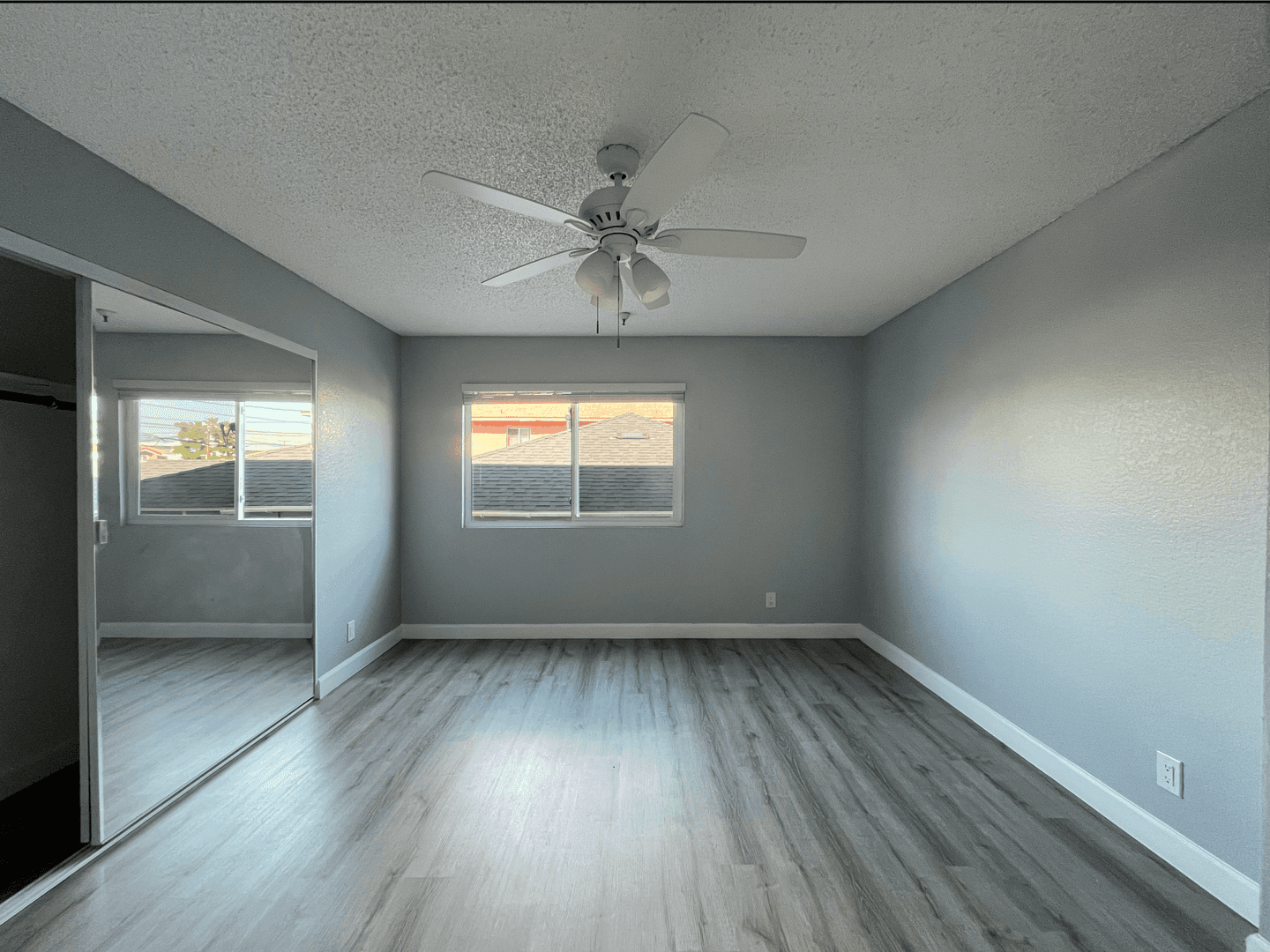 Hawthorne Apartment: 12521 Grevillea Avenue