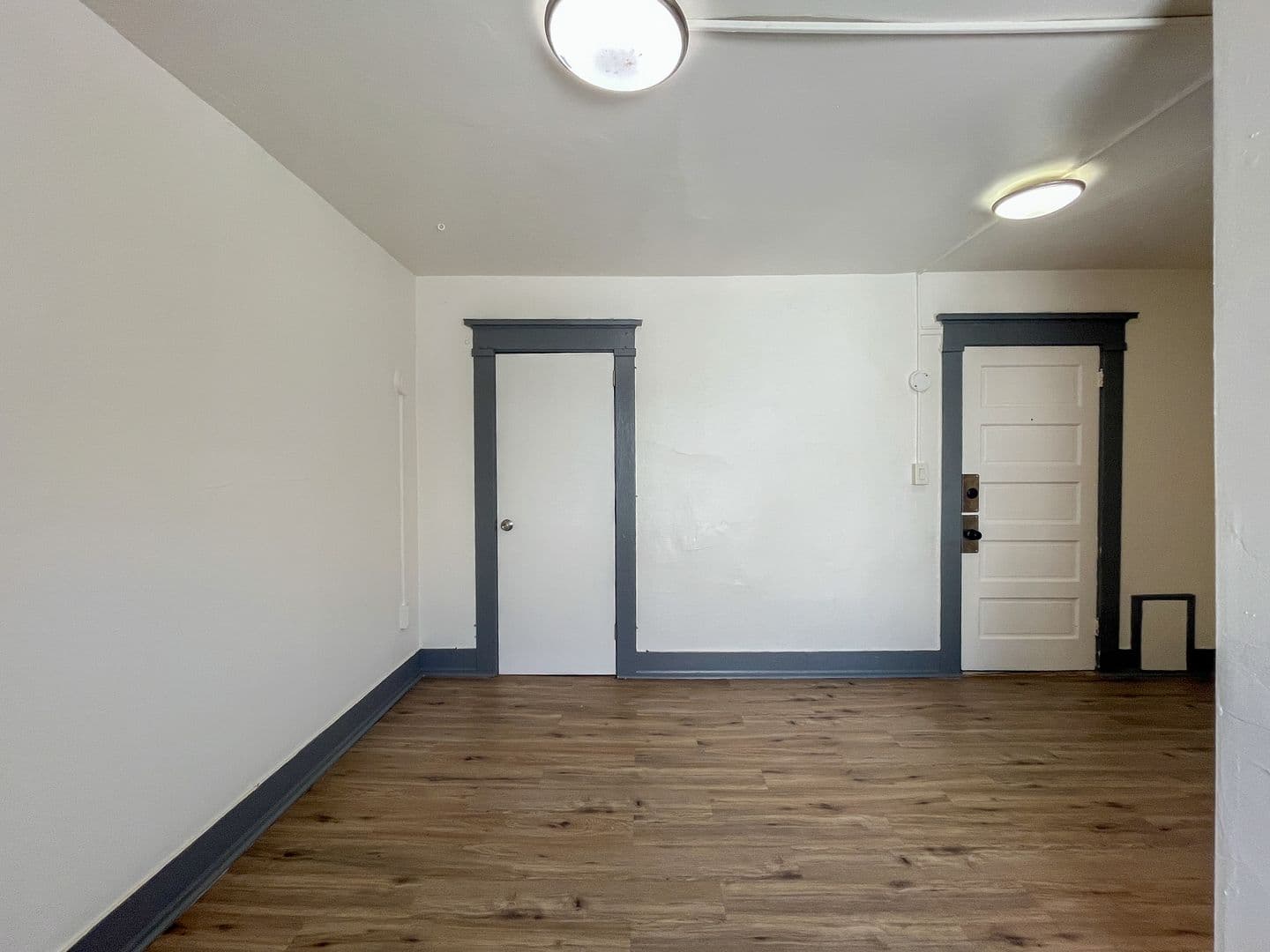 Los Angeles Apartment: 2694 James M. Wood Blvd.