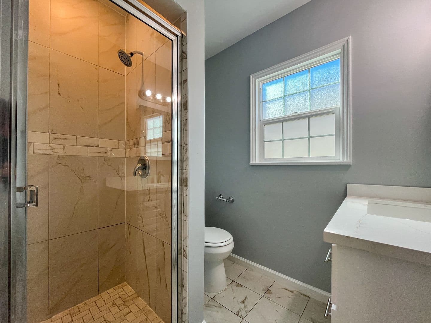 Del Aire Apartment: 5525-5535 W. 118th Street