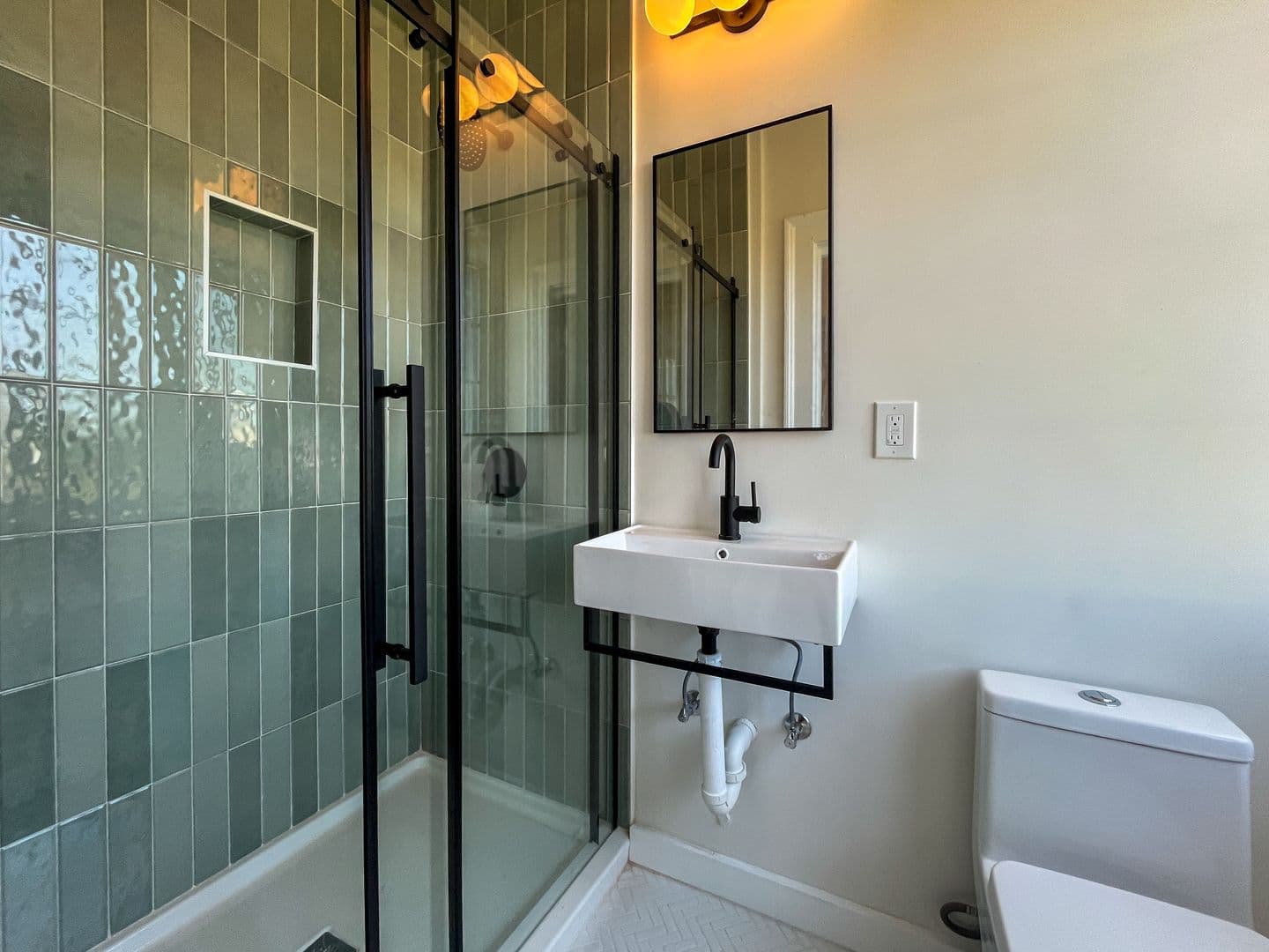 Los Angeles Apartment: 2616-2618 Buckingham Rd.