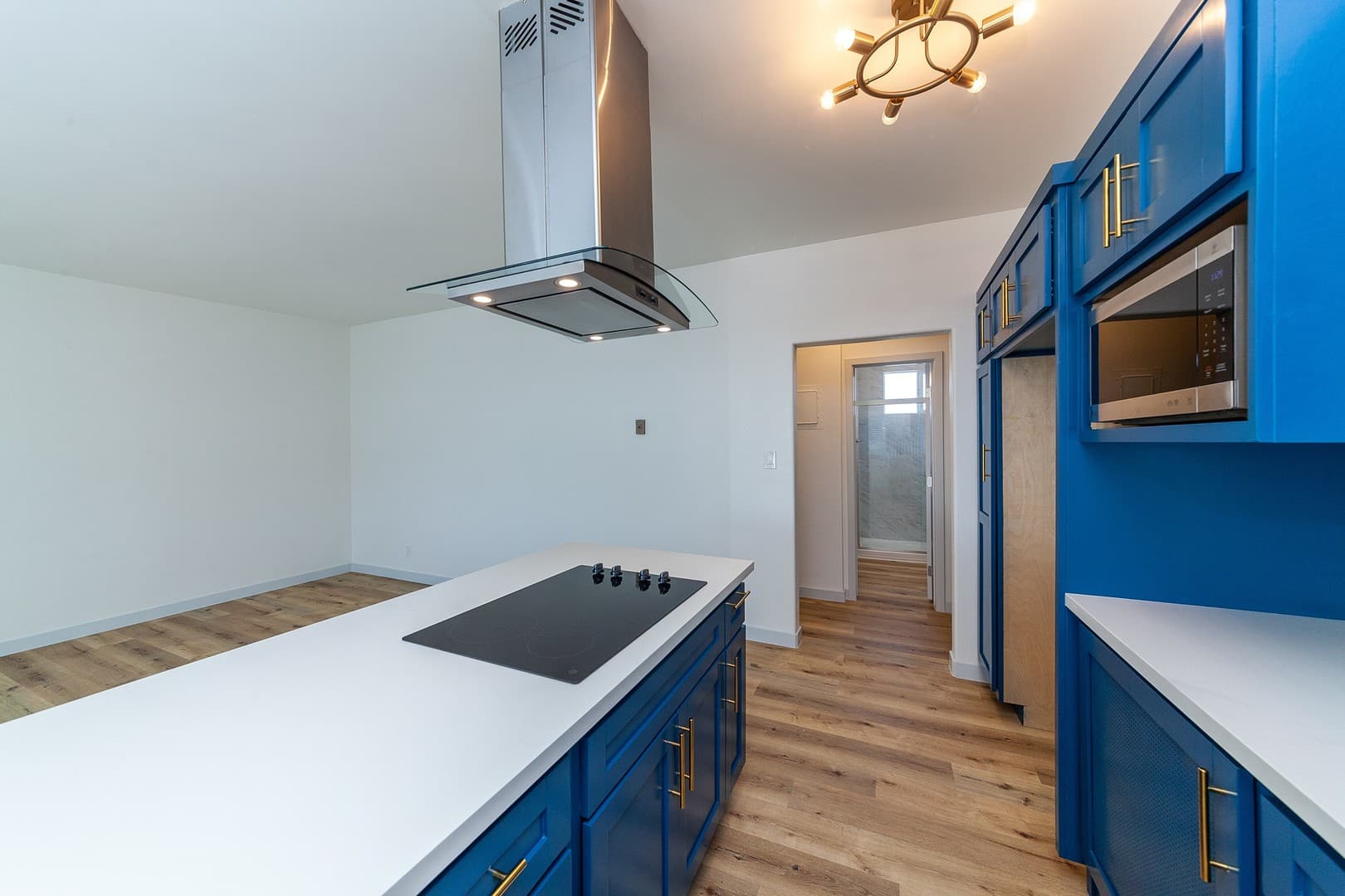 Long Beach Apartment: 1955 Locust  Avenue