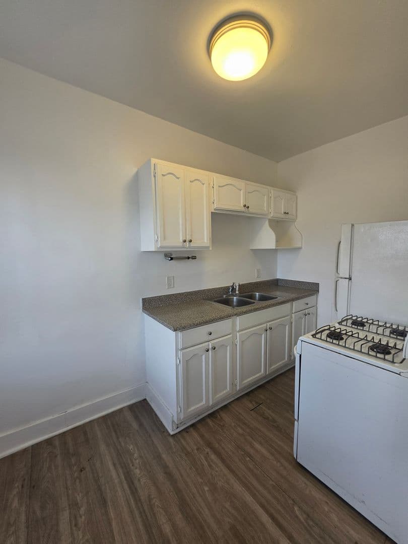 Los Angeles Apartment: 301-307 Rampart Blvd