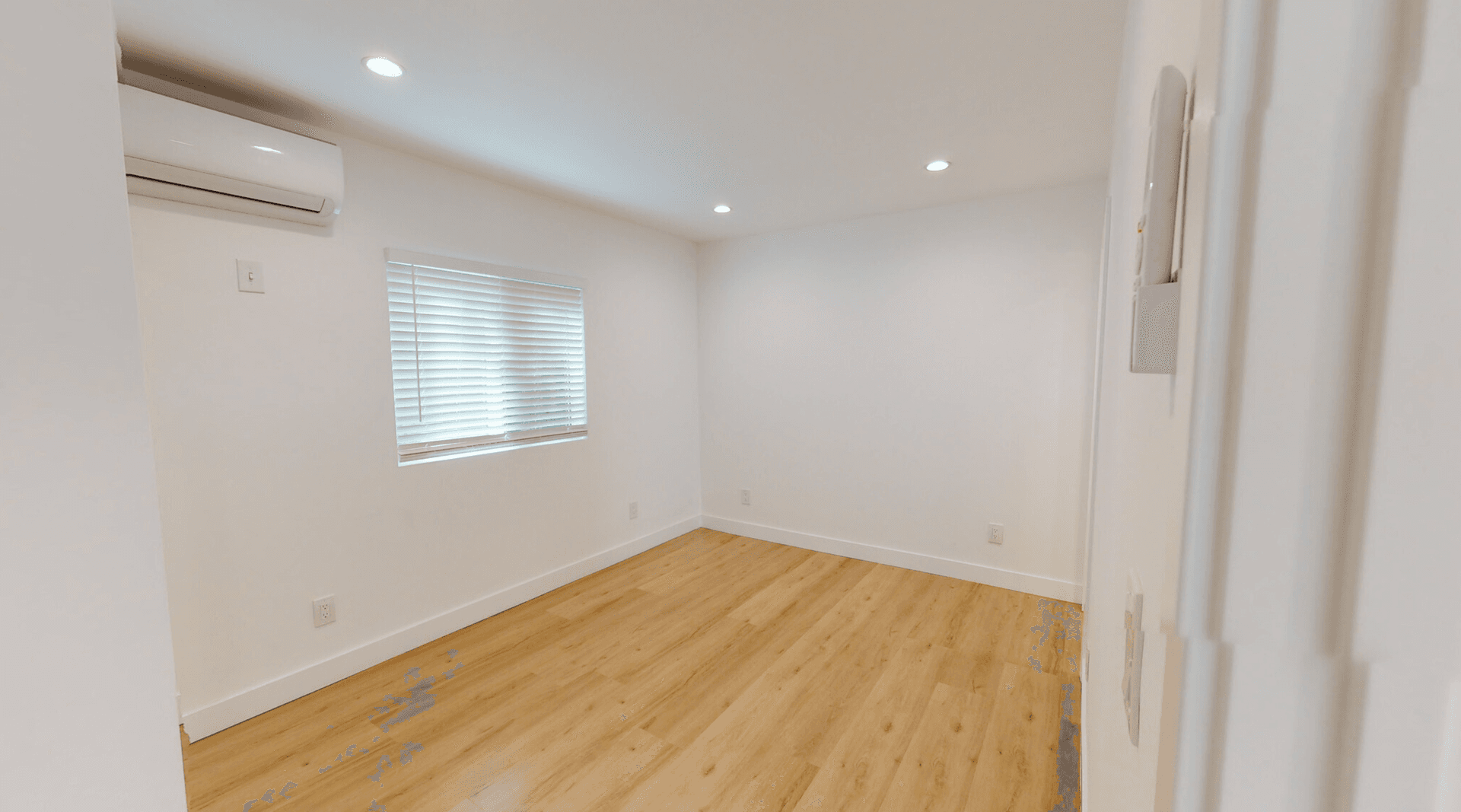 Los Angeles Apartment: 1021 S. Hayworth Ave