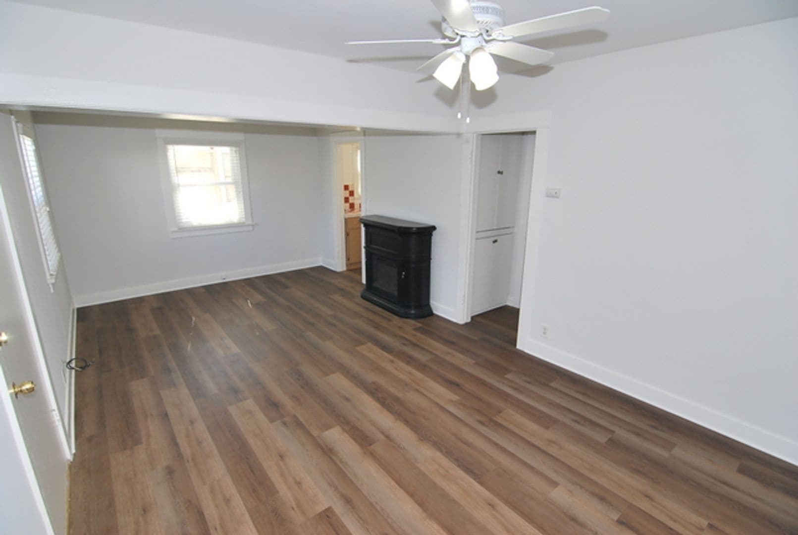 Long Beach Apartment: 1631 E. Florida St