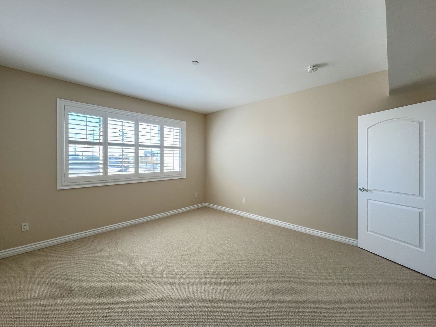 Los Angeles House: 1241 S Westgate Ave