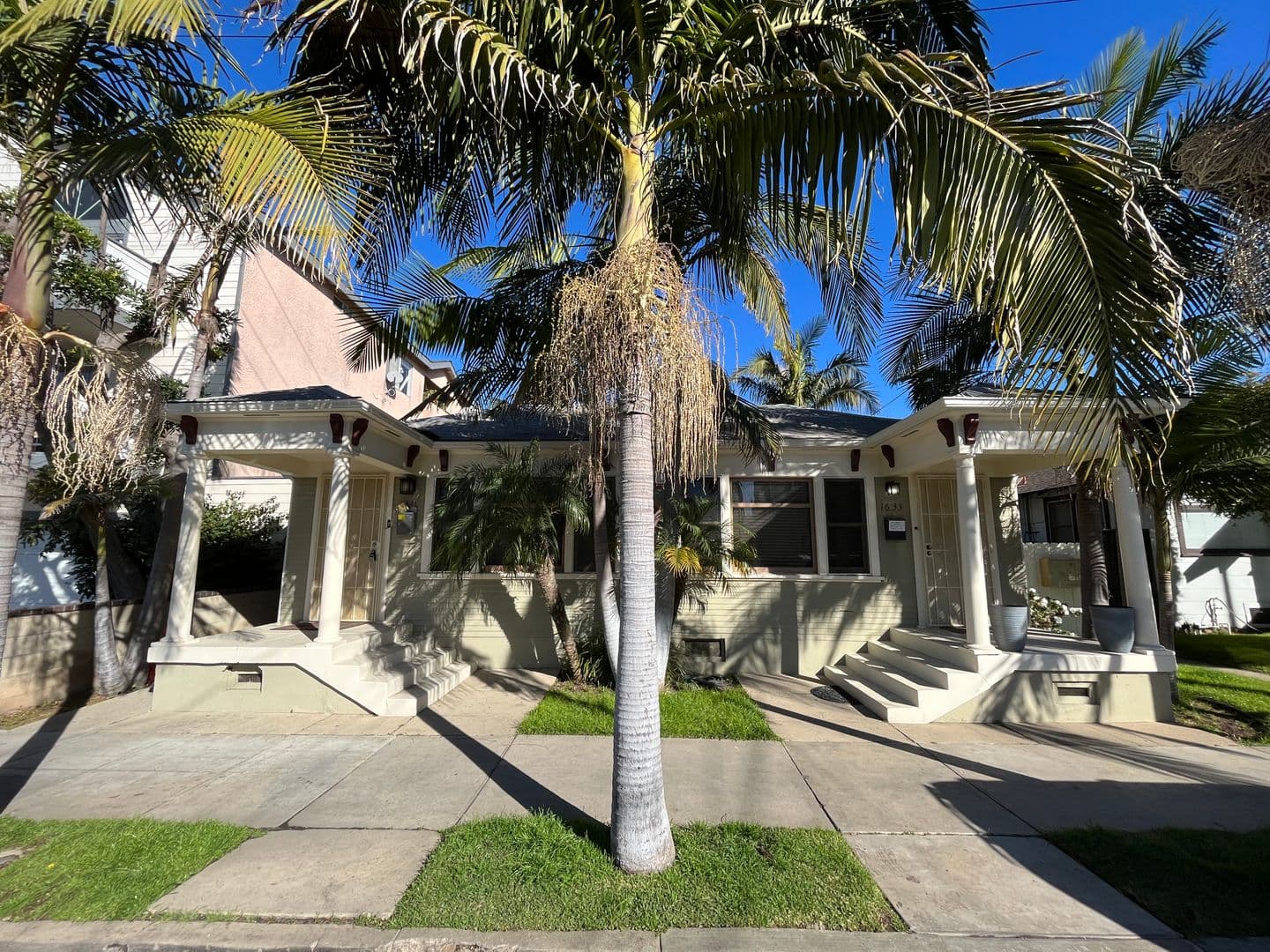 Long Beach Apartment: 1631 E. Florida St