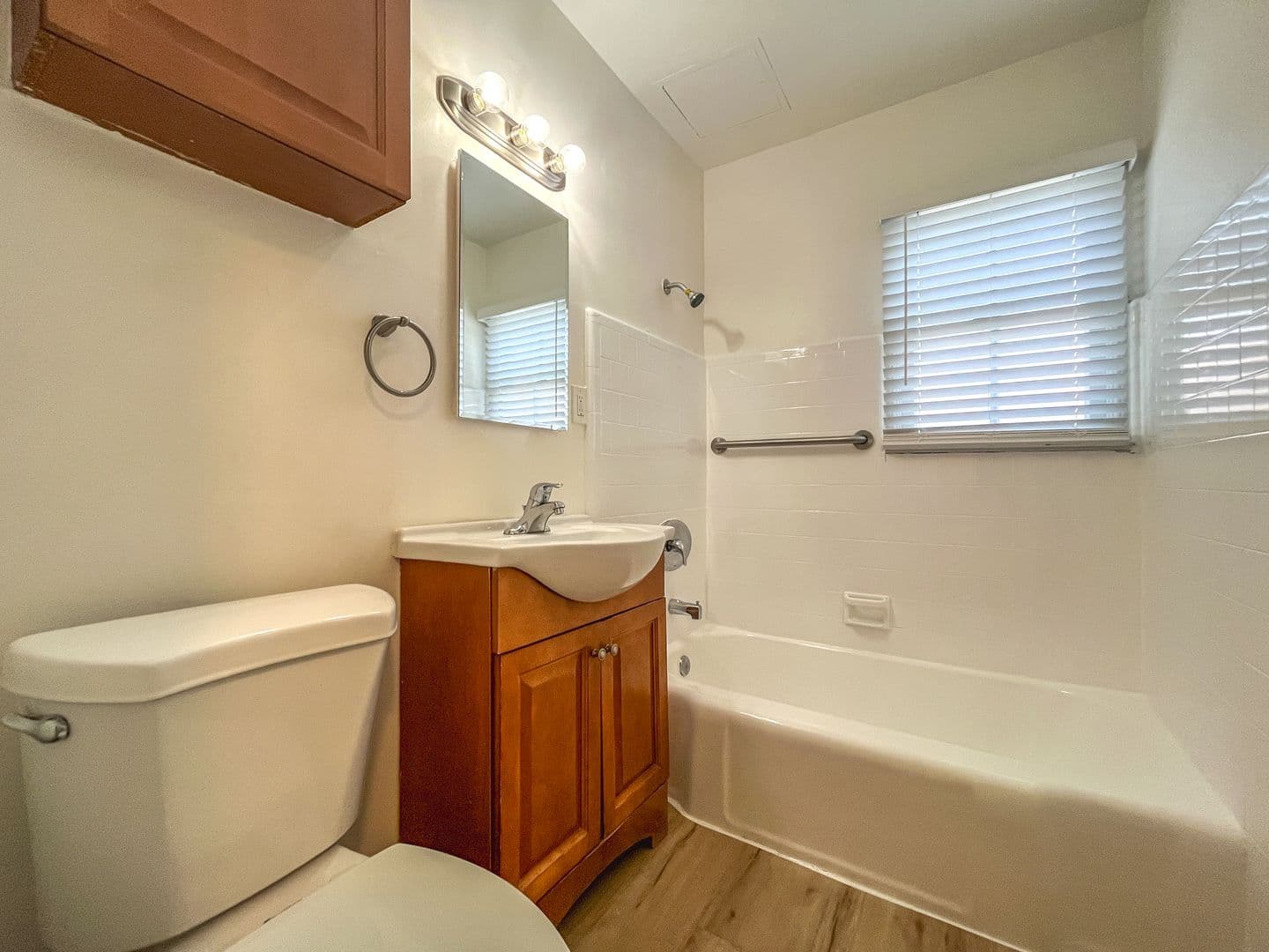 Los Angeles Apartment: 5919-5925 Crenshaw Blvd.