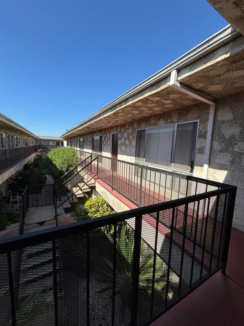 Torrance Apartment: 21910 S Western Ave