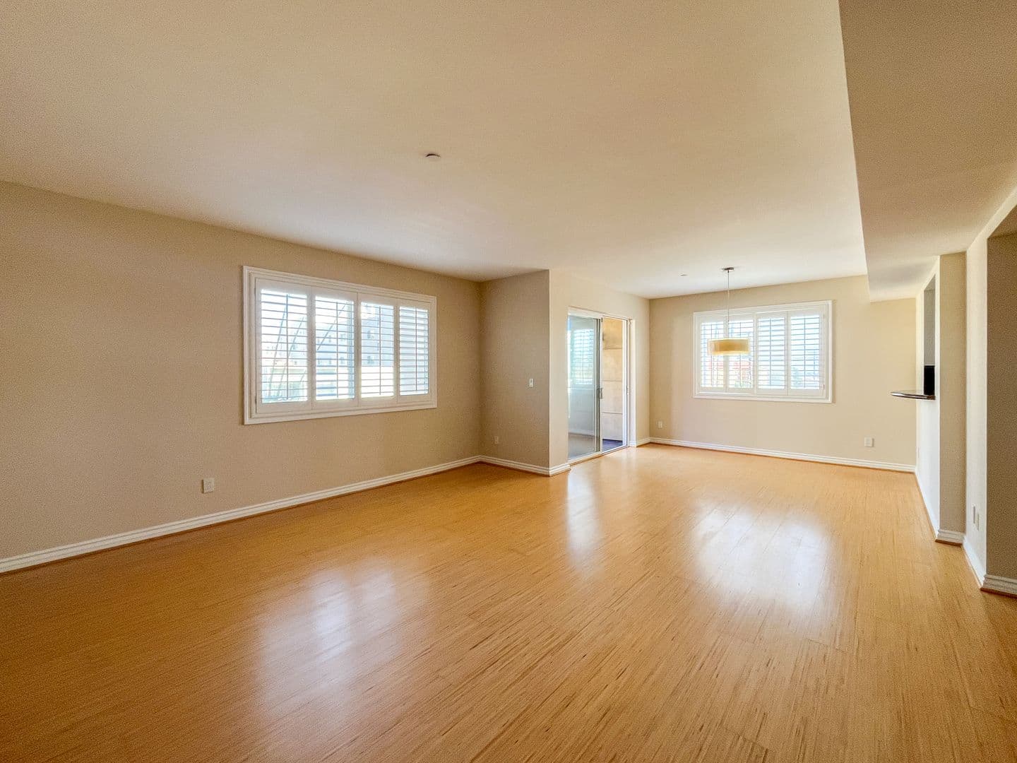 Los Angeles House: 1241 S Westgate Ave