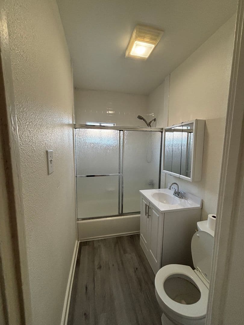 San Pedro Apartment: 1602-1620 S. Centre St.