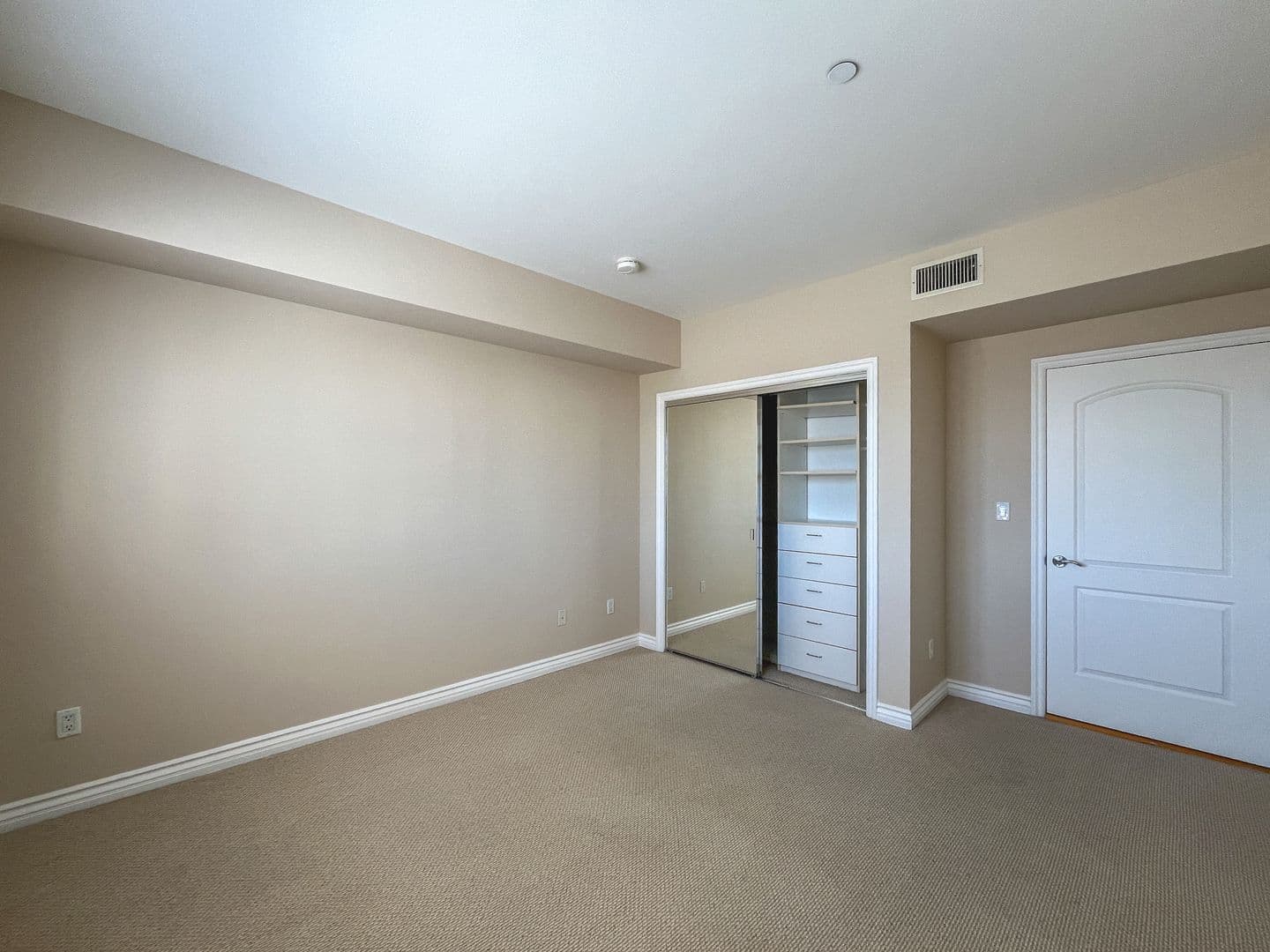 Los Angeles House: 1241 S Westgate Ave