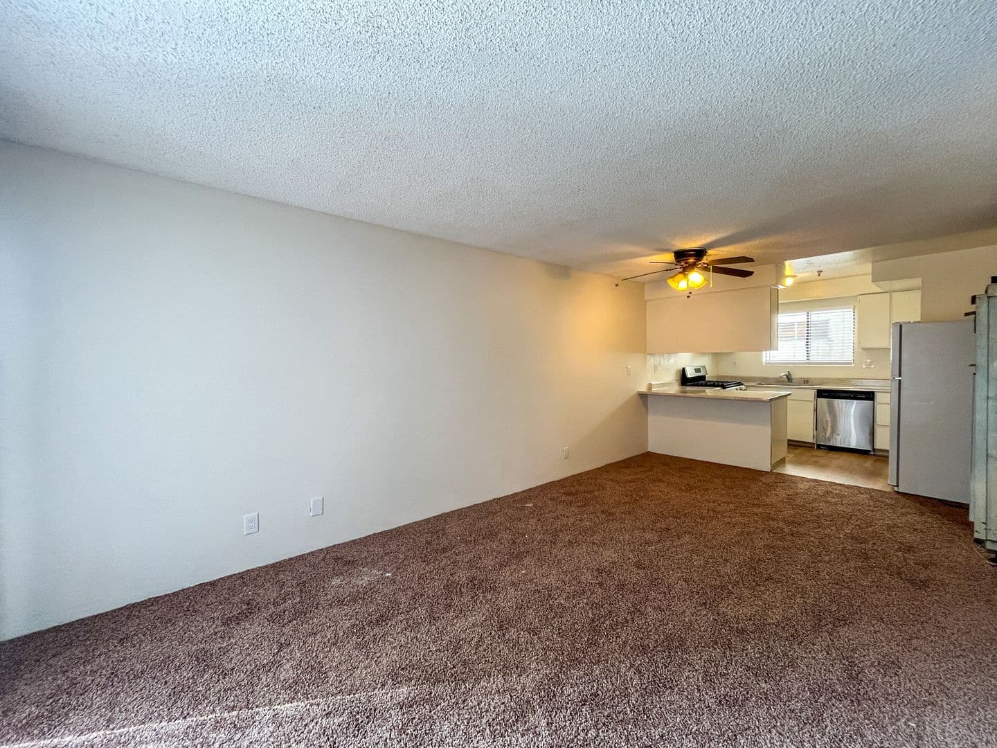 Hawthorne Apartment: 12909 Cordary Ave