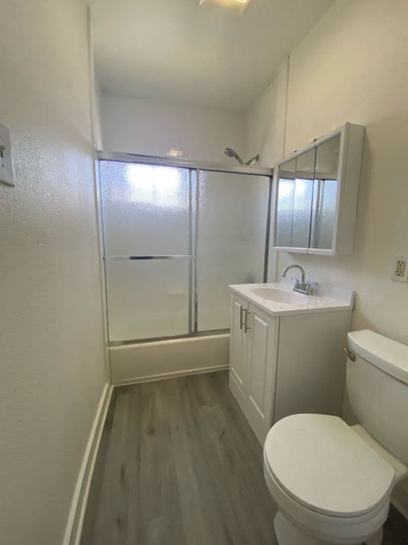 San Pedro Apartment: 1602-1620 S. Centre St.