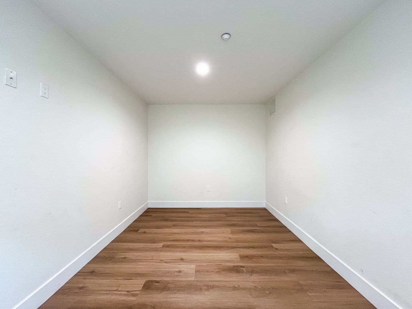 Los Angeles Apartment: 1627 E 92nd St