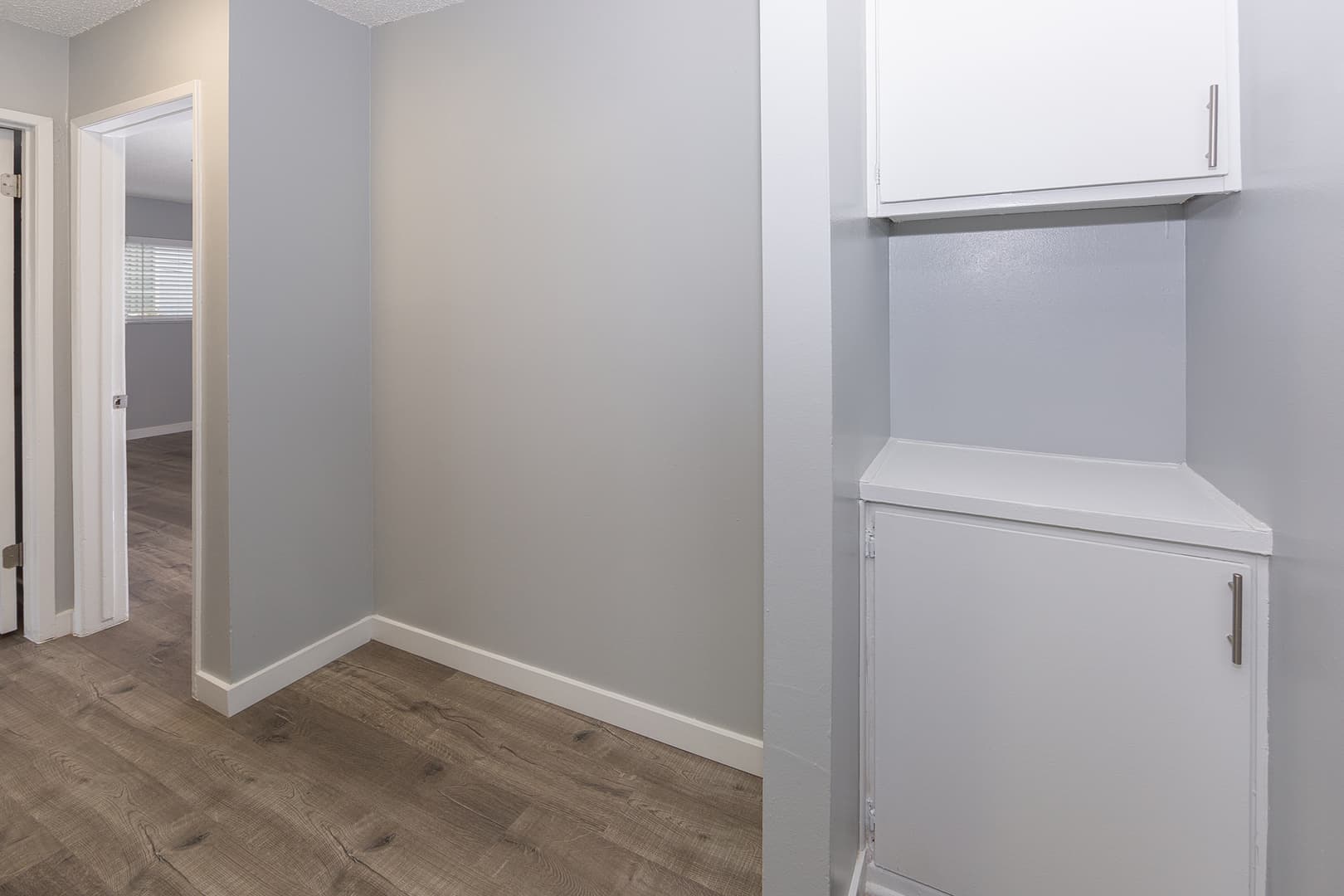 Long Beach Apartment: 2455 Pasadena Avenue
