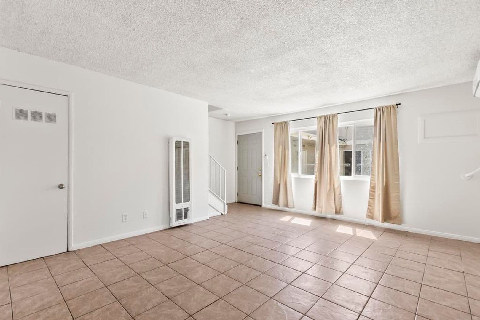 Norwalk Apartment: 11645 Mapledale St