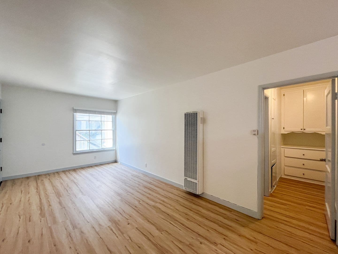 Los Angeles Apartment: 5919-5925 Crenshaw Blvd.