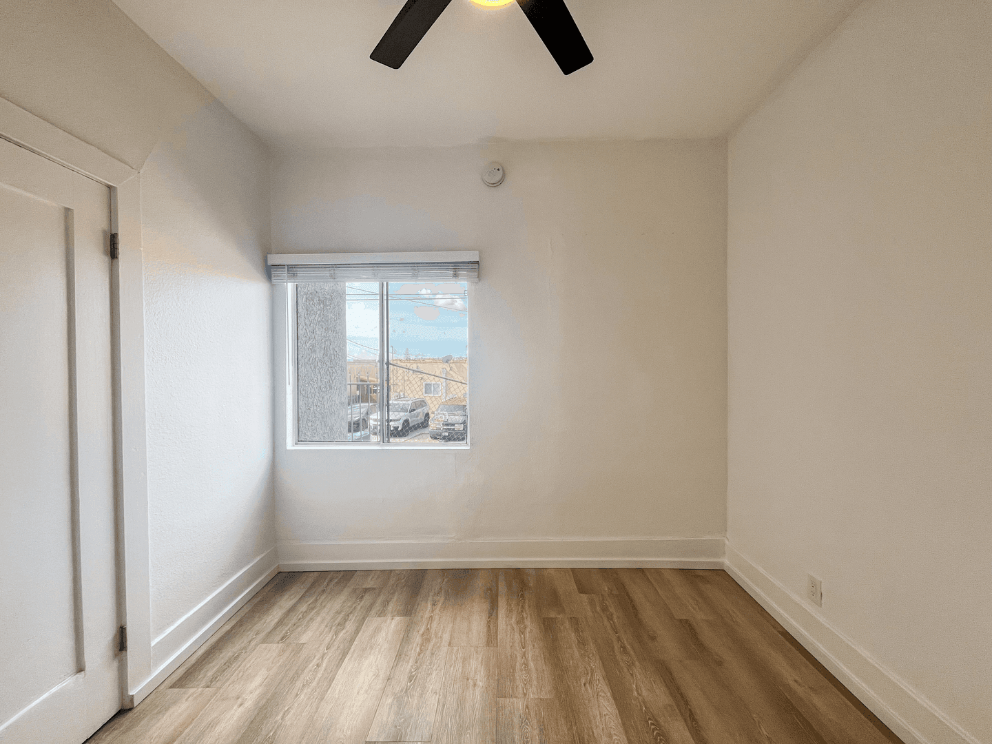 Los Angeles Apartment: 3956-3960 W 27th St