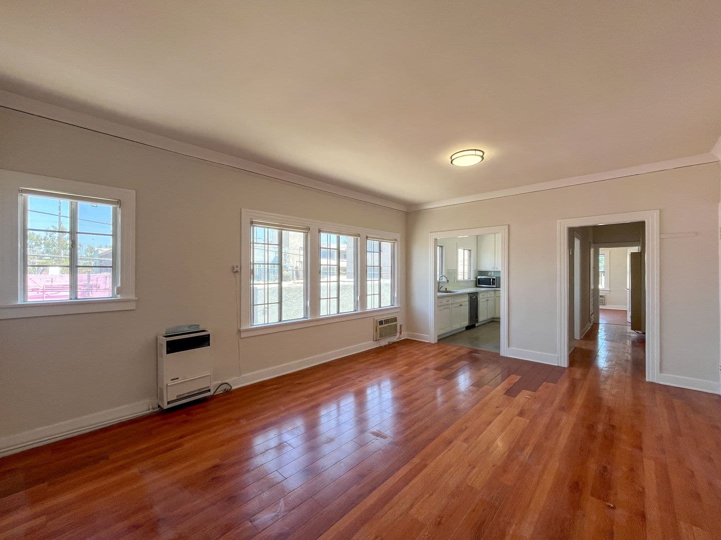 Los Angeles Apartment: 2616-2618 Buckingham Rd.