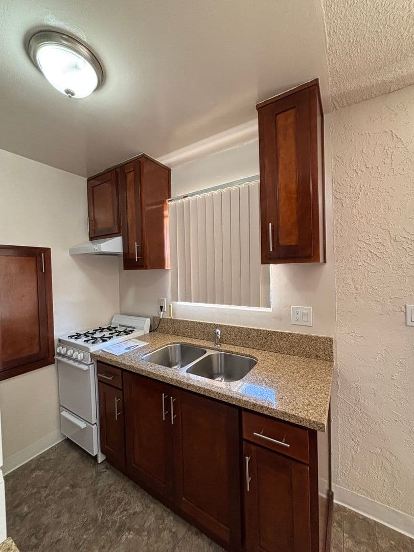 Torrance Apartment: 21910 S Western Ave