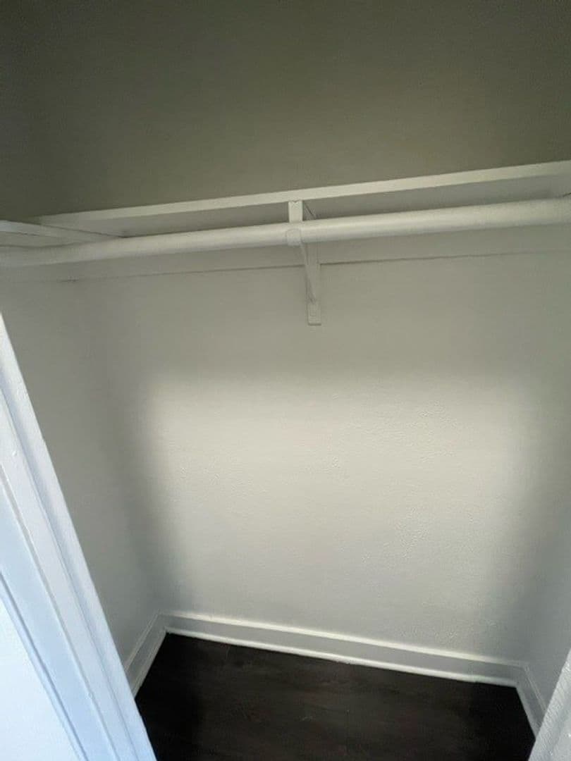 Long Beach Apartment: 636 Chestnut Ave.