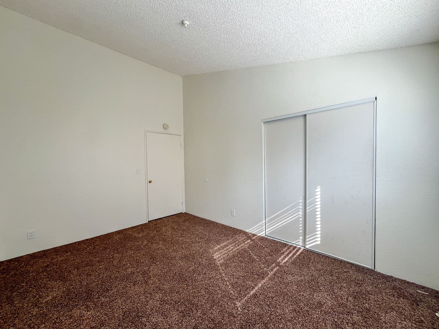 Hawthorne Apartment: 12909 Cordary Ave