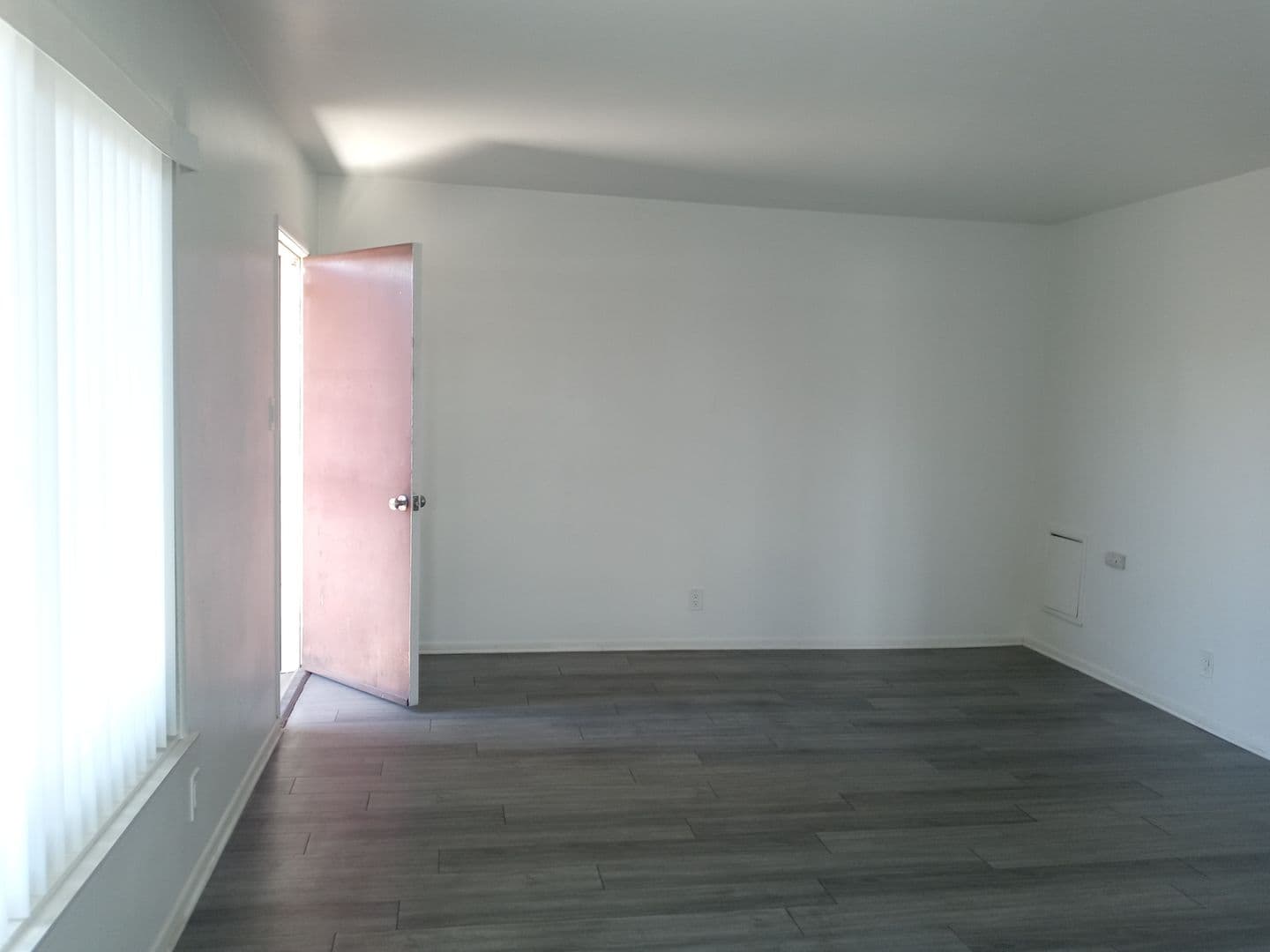 Inglewood Apartment: 217 E. Ivy Avenue