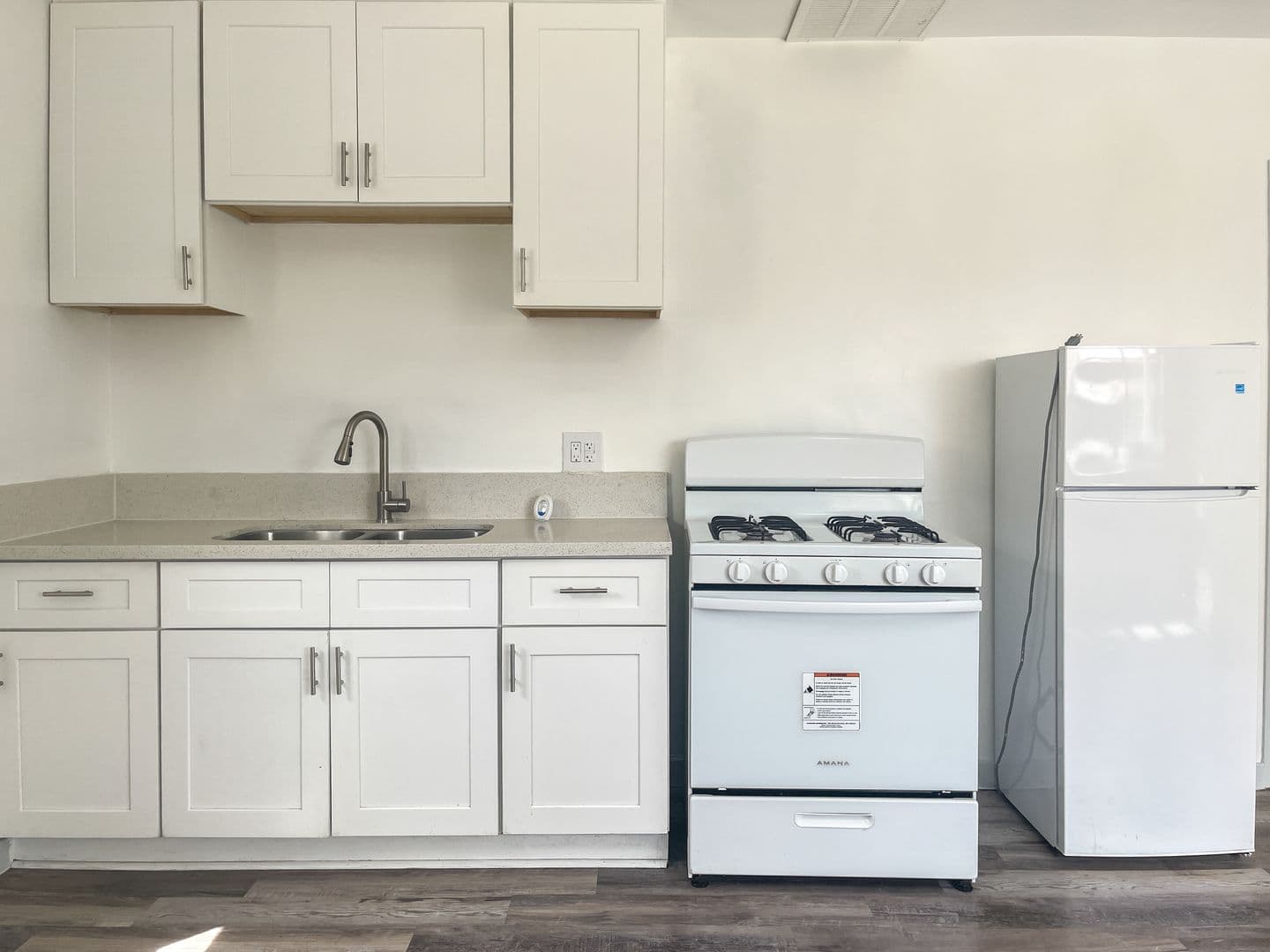Hawthorne Apartment: 12312 Manor Drive