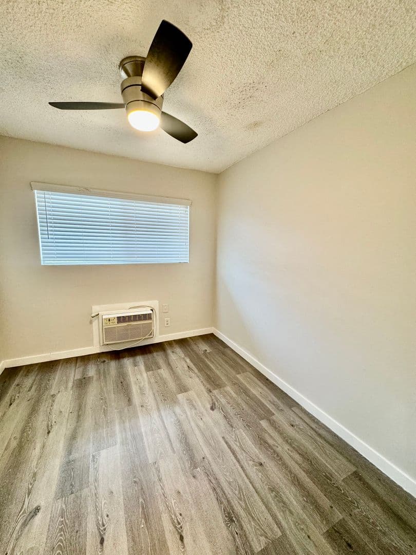 Van Nuys Apartment: 7524 Sepulveda Blvd.