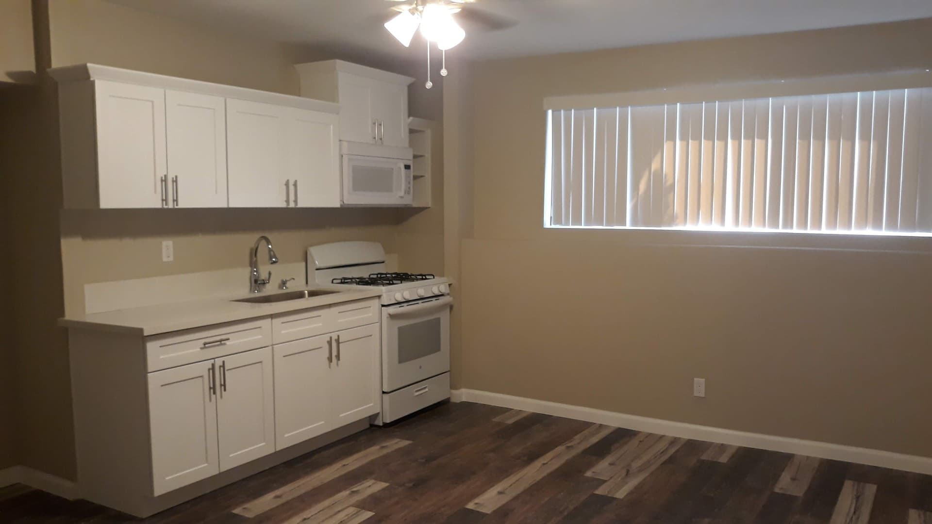 San Pedro Apartment: 322-330 9th Street